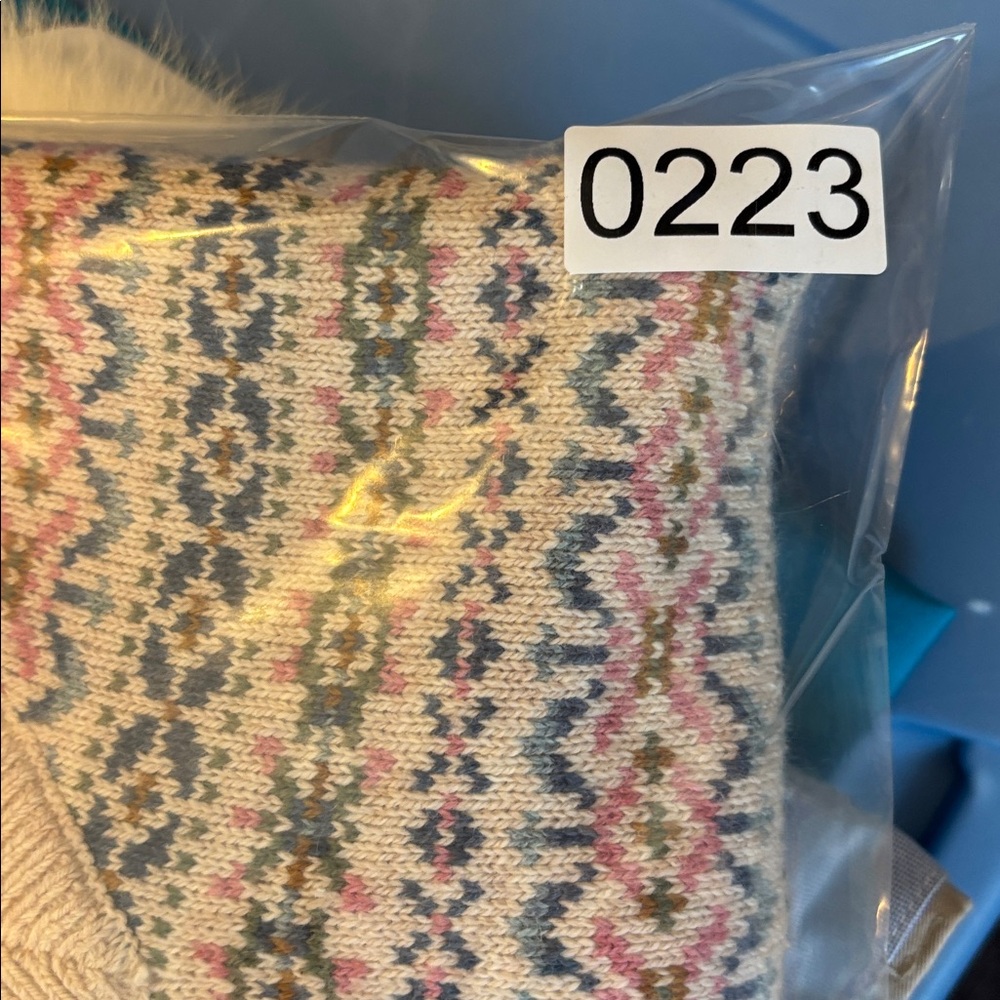 Joules Islay Oatmeal V Neck Fairisle
Pattern Knitted Vest Size 6 - Picture 9 of 9